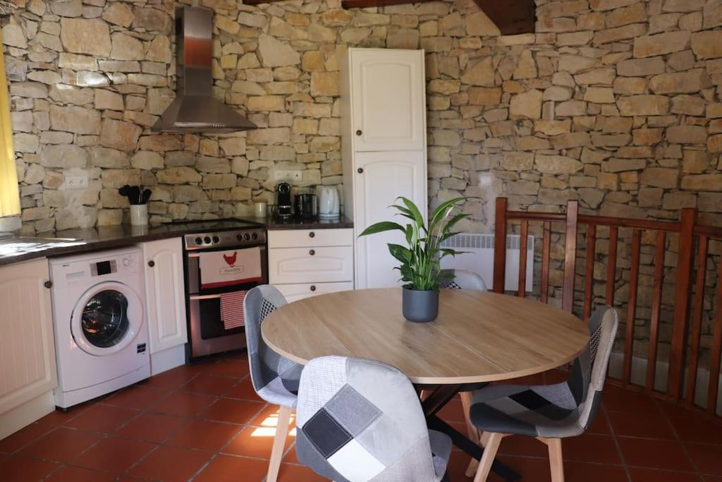 Вилла La Tour Du Perigord Beaupouyet Экстерьер фото