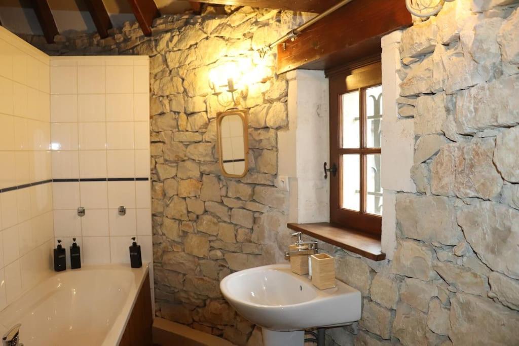 Вилла La Tour Du Perigord Beaupouyet Экстерьер фото